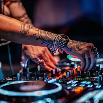 DJ Serra - Expert in Hiphop, R&B, and Afro Beats